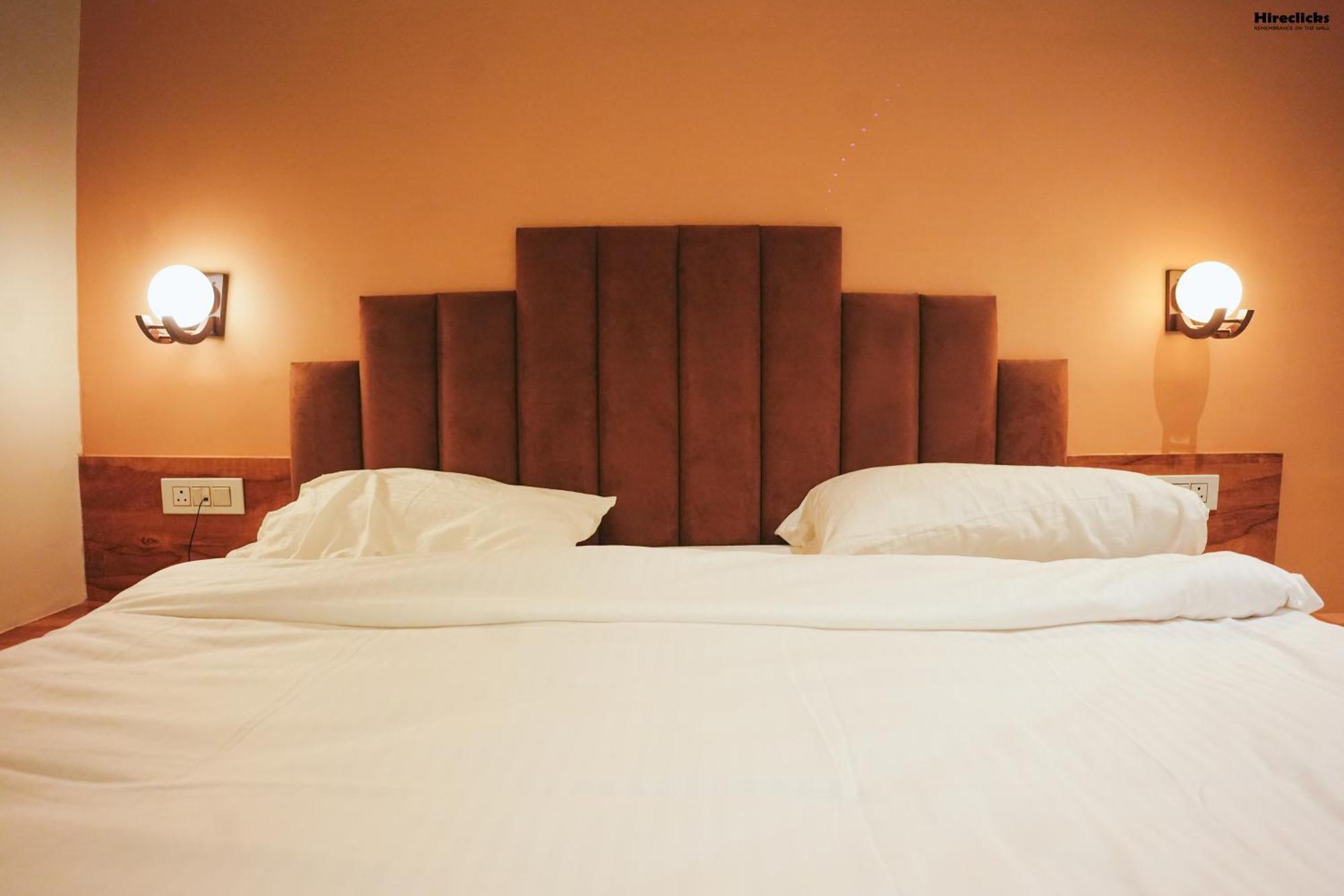 The Krati Resort & Convention Centre Барелі Екстер'єр фото